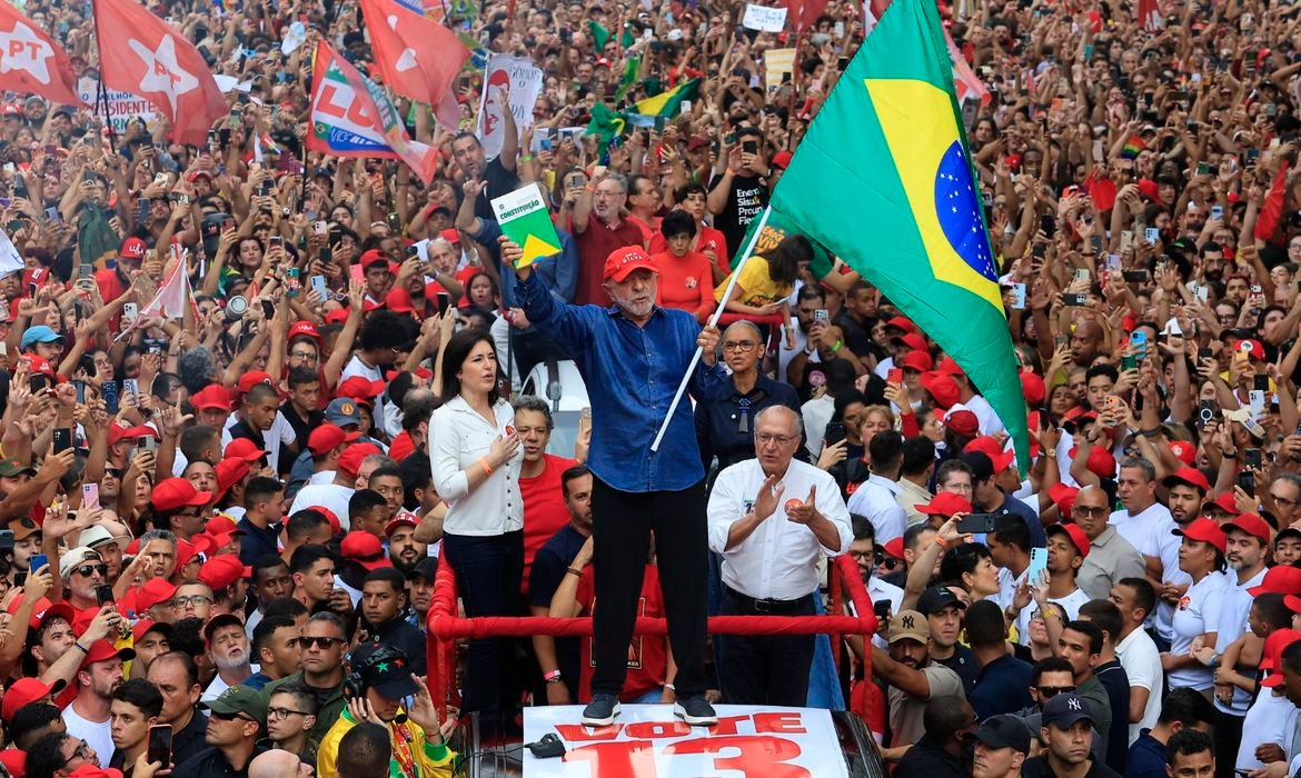 De Caetés ao quarto mandato: a trajetória de Lula em 81 anos